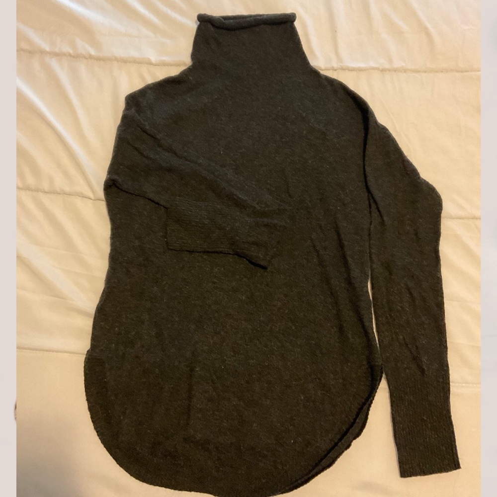 RW&Co Grey Mock-neck sweater